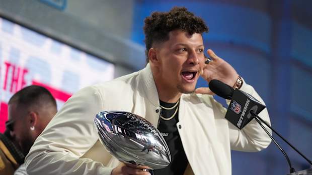 Patrick Mahomes Offers Relocation Suggestion for NHL’s Coyotes